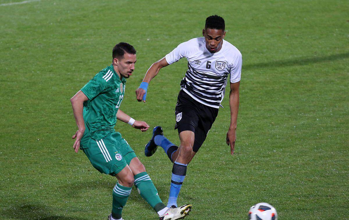 C7娱乐入口-包含阿尔及尔尼斯不敌波尔多，遭遇两连败的词条