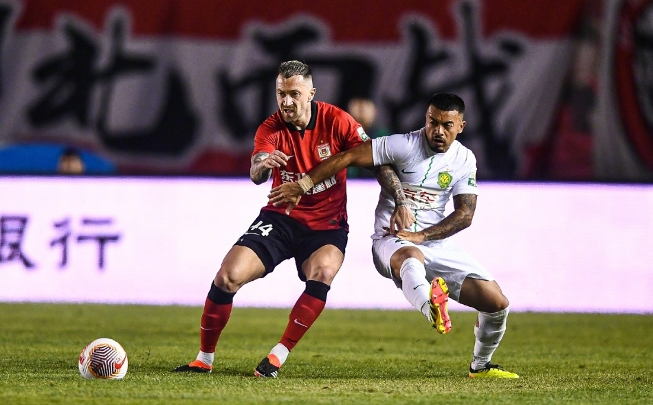 C7娱乐下载-上港客场大胜建业，继续保持不败表现(上海上港新建主场)